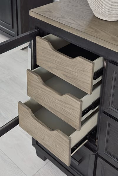 Ashley Bedroom Foyland Dresser B989-31
