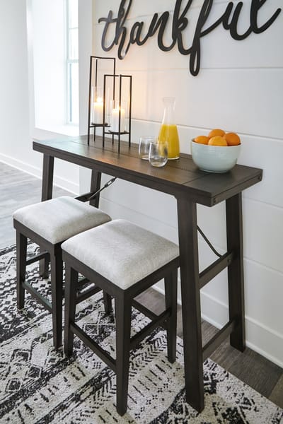 Dining Room Noorbrook Counter Height Dining Table and Bar Stools (Set of 3)