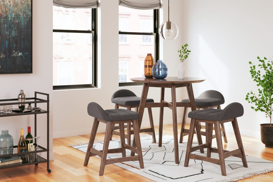 Ashley Bar and Game Room Lyncott Counter Height Bar Stool D615-224