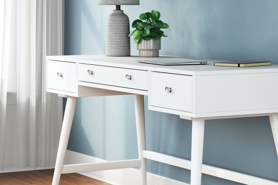 Ashley Home Office Thadamere 54'' Home Office Desk H060-127