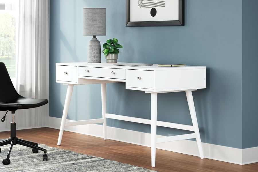 Ashley Home Office Thadamere 54'' Home Office Desk H060-127