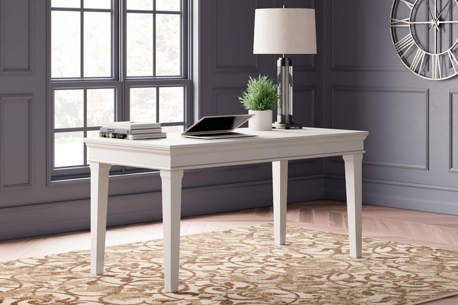 Ashley Home Office Kanwyn Home Office Desk H777-44