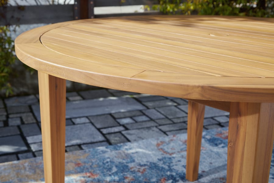 Ashley Outdoor/Patio Janiyah Outdoor Dining Table P407-615