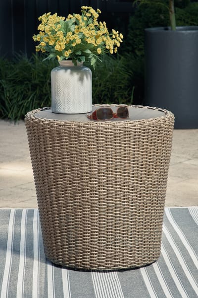Ashley Outdoor/Patio Danson Outdoor End Table P505-706