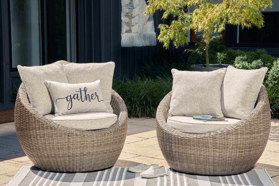 Ashley Outdoor/Patio Danson Swivel Lounge with Cushion (Set of 2) P505-821