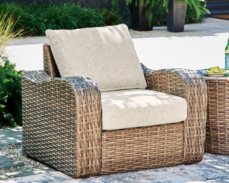 Ashley Outdoor/Patio Sandy Bloom Lounge Chair with Cushion P507-820