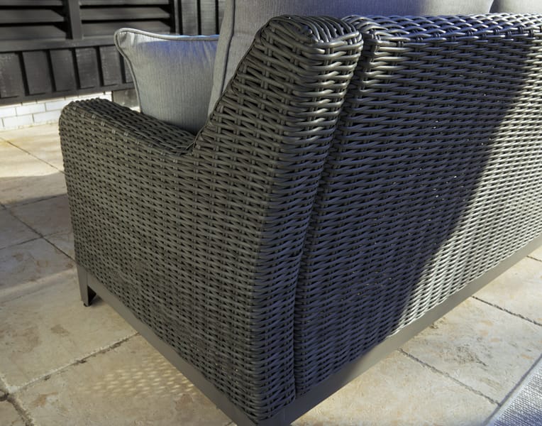 Ashley Outdoor/Patio Elite Park Outdoor Loveseat with Cushion P518-835