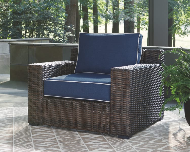 Ashley Outdoor/Patio Grasson Lane Lounge Chair with Cushion P783-820