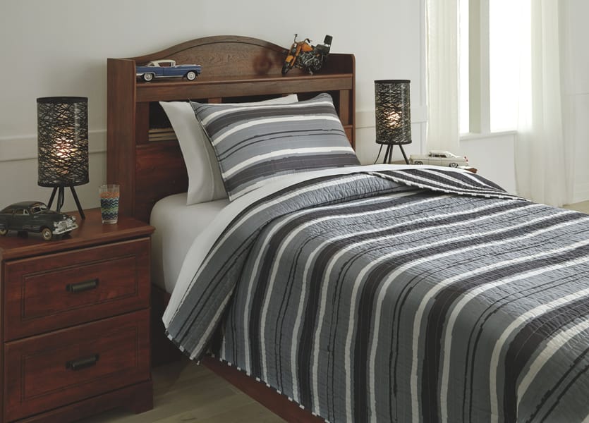 Ashley Youth Merlin 2-Piece Twin Coverlet Set Q420001T