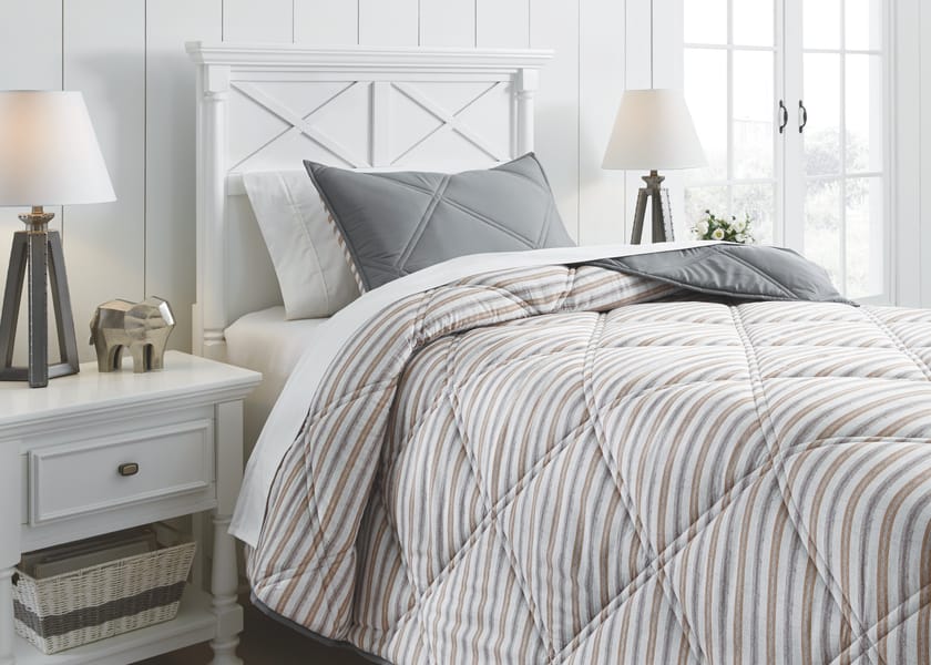 Ashley Youth Rhey 2-Piece Twin Comforter Set Q425001T