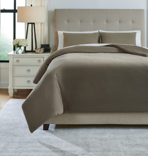 Ashley Bedroom Eilena King Comforter Set Q445013K