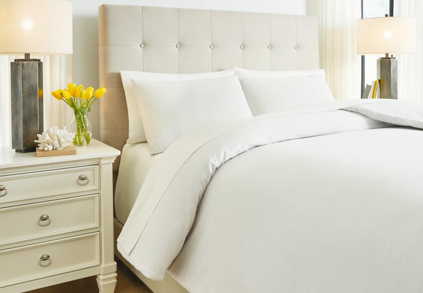 Ashley Bedroom Eilena King Comforter Set Q445033K