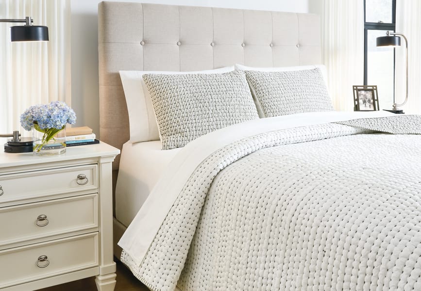 Ashley Bedroom Doralia King Coverlet Set Q487003K