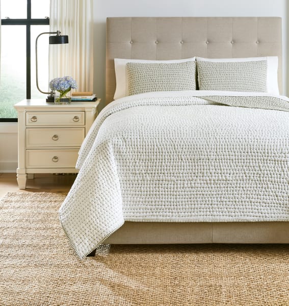 Ashley Bedroom Doralia King Coverlet Set Q487003K