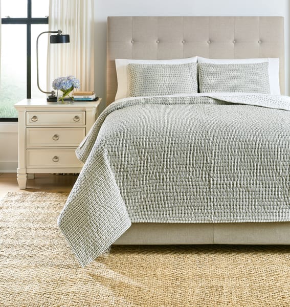 Ashley Bedroom Doralia King Coverlet Set Q487003K