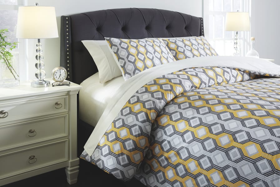 Ashley Bedroom Mato 3-Piece Queen Comforter Set Q763003Q