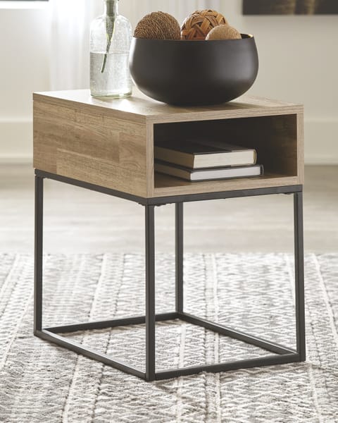 Ashley Living Room Gerdanet End Table T150-3