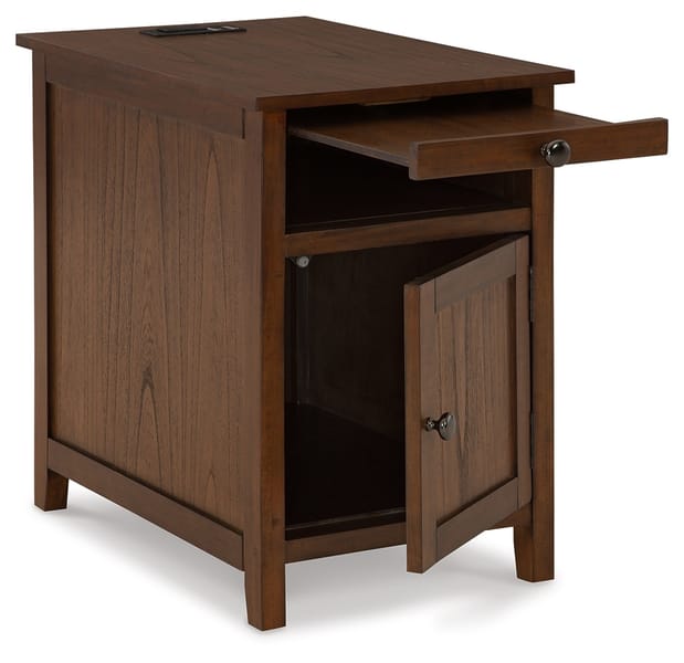 Treytown Chairside End Table in Warm Brown