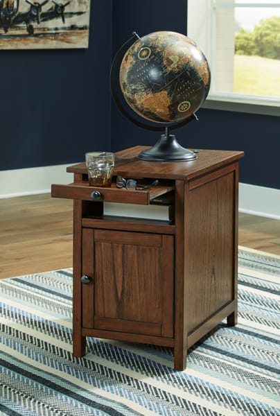 Treytown Chairside End Table in Warm Brown