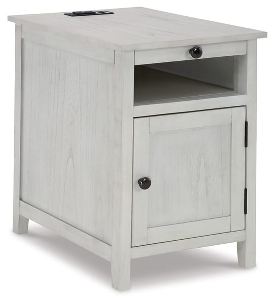 Treytown Chairside End Table in Whitewashed