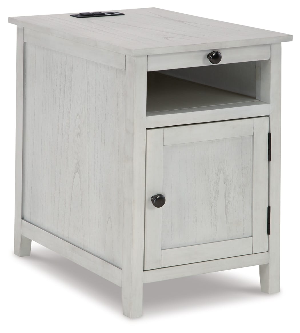 Treytown Chairside End Table in Whitewashed