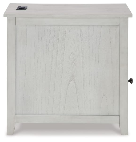 Treytown Chairside End Table in Whitewashed