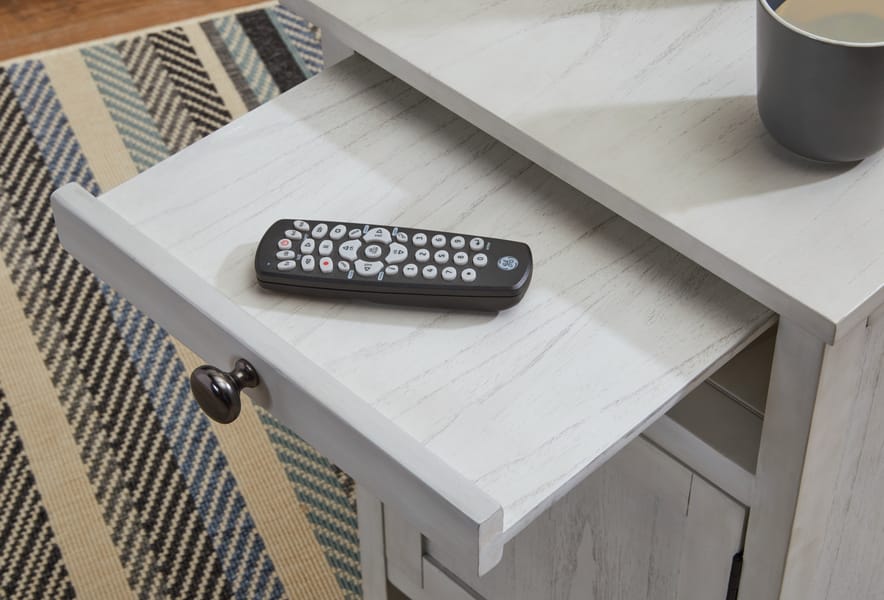 Treytown Chairside End Table in Whitewashed