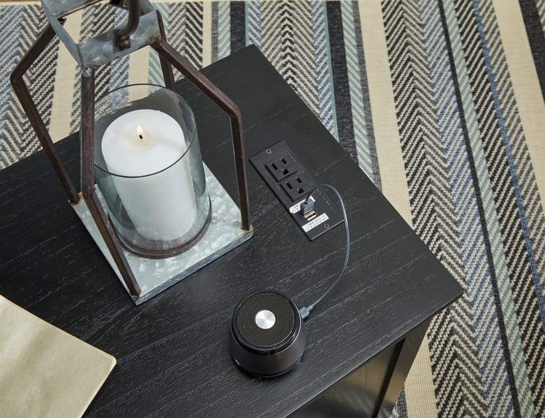 Treytown Chairside End Table in Black