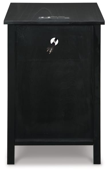 Treytown Chairside End Table in Black