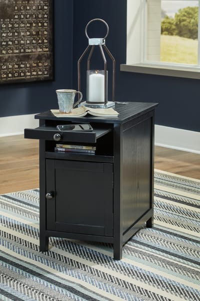 Treytown Chairside End Table in Black