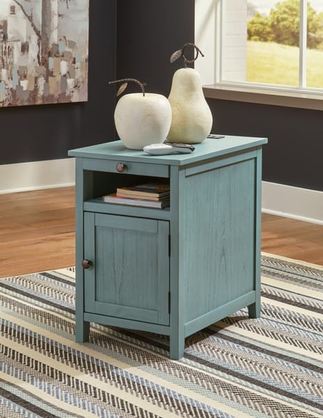 Ashley Living Room Treytown Chairside End Table T300-717