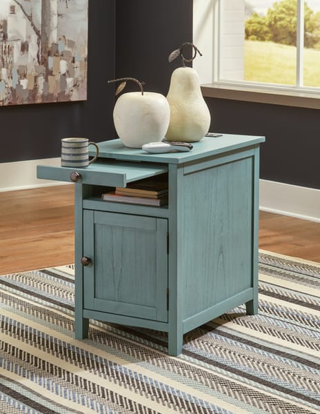 Ashley Living Room Treytown Chairside End Table T300-717